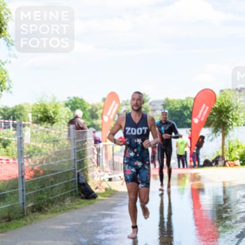 16.06.2024 - 7 Türme Triathlon MichiJ http://msf.ph/oto/6265583 16.06.2024 11:17:07 Schwimmen 22, 27, 37, 165, 186, 217, 230, 231, 237, 242, 272, 289, 298 meine-sportfotos.de