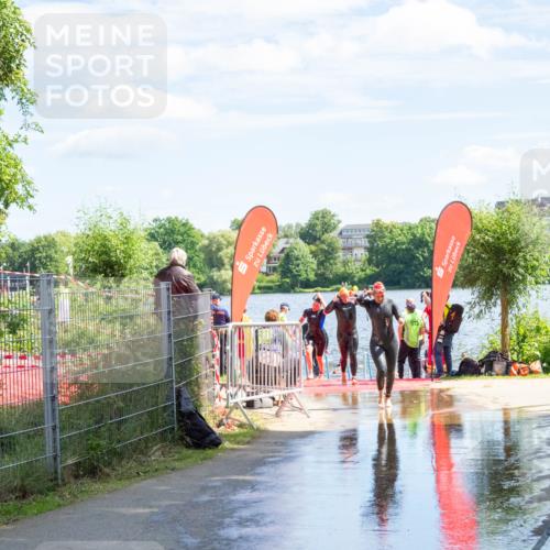 16.06.2024 - 7 Türme Triathlon MichiJ http://msf.ph/oto/6265591 16.06.2024 11:17:11 Schwimmen 22, 27, 165, 186, 230, 237, 242, 272, 289, 298, 618 meine-sportfotos.de