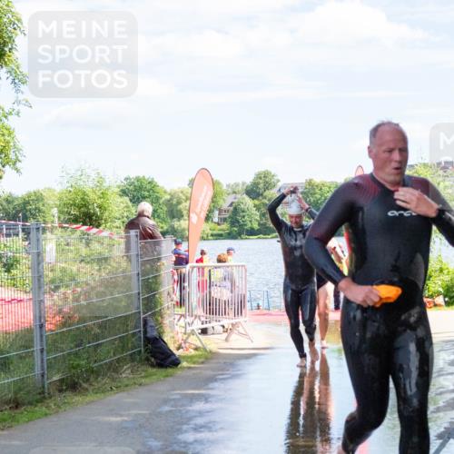 16.06.2024 - 7 Türme Triathlon MichiJ http://msf.ph/oto/6265605 16.06.2024 11:17:19 Schwimmen 27, 165, 186, 227, 230, 237, 242, 272, 298, 618 meine-sportfotos.de
