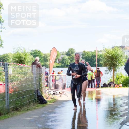 16.06.2024 - 7 Türme Triathlon MichiJ http://msf.ph/oto/6265606 16.06.2024 11:17:19 Schwimmen 27, 165, 186, 227, 230, 237, 242, 272, 298, 618 meine-sportfotos.de