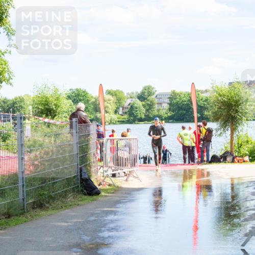16.06.2024 - 7 Türme Triathlon MichiJ http://msf.ph/oto/6265619 16.06.2024 11:17:26 Schwimmen 27, 28, 165, 186, 227, 237, 242, 272, 618 meine-sportfotos.de