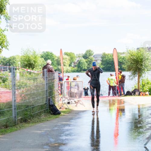 16.06.2024 - 7 Türme Triathlon MichiJ http://msf.ph/oto/6265624 16.06.2024 11:17:29 Schwimmen 27, 28, 165, 186, 227, 237, 242, 272, 618 meine-sportfotos.de