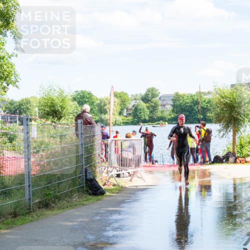 16.06.2024 - 7 Türme Triathlon MichiJ http://msf.ph/oto/6265631 16.06.2024 11:17:34 Schwimmen 28, 165, 186, 227, 237, 240, 242, 272, 618 meine-sportfotos.de