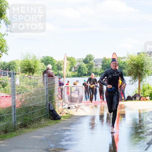 16.06.2024 - 7 Türme Triathlon MichiJ http://msf.ph/oto/6265640 16.06.2024 11:17:39 Schwimmen 28, 165, 227, 237, 240, 242, 272, 618 meine-sportfotos.de
