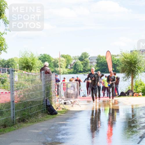 16.06.2024 - 7 Türme Triathlon MichiJ http://msf.ph/oto/6265644 16.06.2024 11:17:40 Schwimmen 28, 165, 227, 237, 240, 242, 272, 618 meine-sportfotos.de
