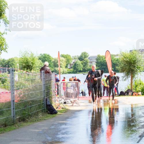 16.06.2024 - 7 Türme Triathlon MichiJ http://msf.ph/oto/6265645 16.06.2024 11:17:41 Schwimmen 28, 165, 227, 237, 240, 242, 272, 618 meine-sportfotos.de
