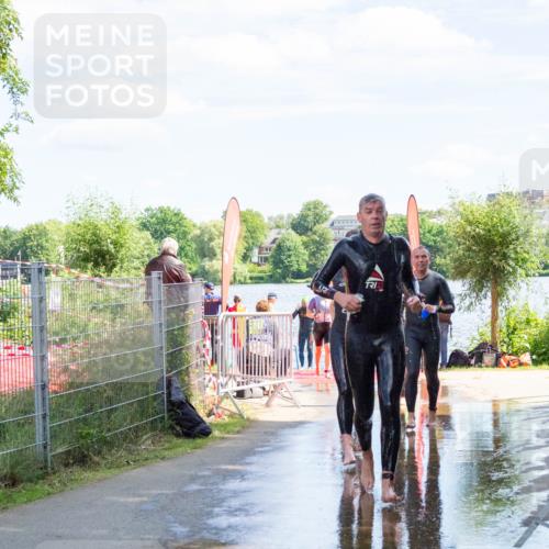 16.06.2024 - 7 Türme Triathlon MichiJ http://msf.ph/oto/6265650 16.06.2024 11:17:44 Schwimmen 28, 151, 165, 227, 237, 240, 242, 272, 618 meine-sportfotos.de