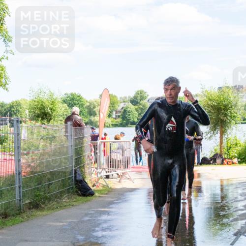 16.06.2024 - 7 Türme Triathlon MichiJ http://msf.ph/oto/6265651 16.06.2024 11:17:44 Schwimmen 28, 151, 165, 227, 237, 240, 242, 272, 618 meine-sportfotos.de