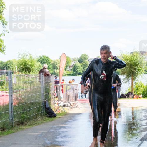 16.06.2024 - 7 Türme Triathlon MichiJ http://msf.ph/oto/6265652 16.06.2024 11:17:45 Schwimmen 28, 151, 165, 227, 237, 240, 242, 272, 618 meine-sportfotos.de