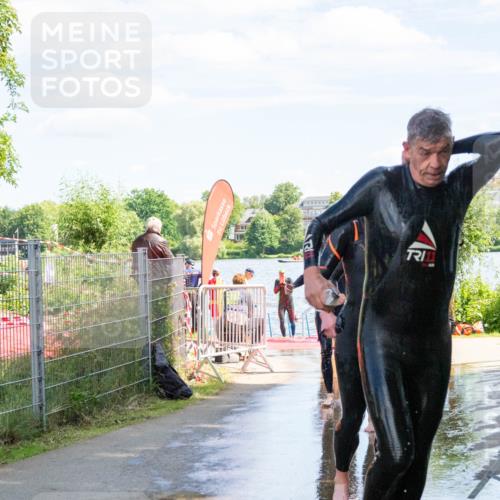 16.06.2024 - 7 Türme Triathlon MichiJ http://msf.ph/oto/6265653 16.06.2024 11:17:45 Schwimmen 28, 151, 165, 227, 237, 240, 242, 272, 618 meine-sportfotos.de