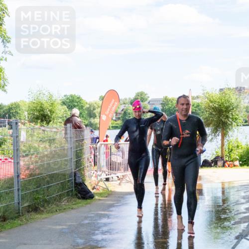 16.06.2024 - 7 Türme Triathlon MichiJ http://msf.ph/oto/6265655 16.06.2024 11:17:46 Schwimmen 28, 151, 165, 227, 237, 240, 242, 272, 618 meine-sportfotos.de