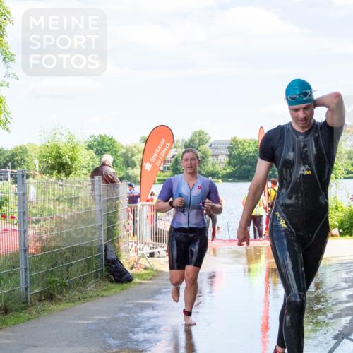 16.06.2024 - 7 Türme Triathlon MichiJ http://msf.ph/oto/6265661 16.06.2024 11:17:49 Schwimmen 28, 151, 165, 227, 237, 240, 242, 618 meine-sportfotos.de