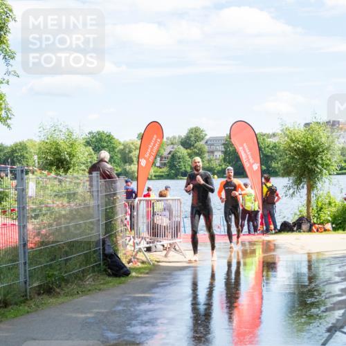 16.06.2024 - 7 Türme Triathlon MichiJ http://msf.ph/oto/6265665 16.06.2024 11:17:51 Schwimmen 28, 151, 165, 227, 237, 240, 242, 618 meine-sportfotos.de