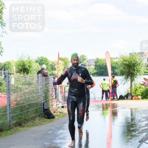 16.06.2024 - 7 Türme Triathlon MichiJ http://msf.ph/oto/6265670 16.06.2024 11:17:54 Schwimmen 28, 151, 227, 240, 618 meine-sportfotos.de