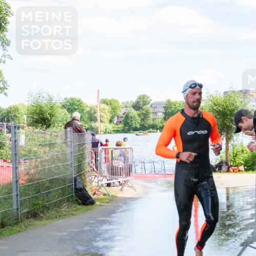 16.06.2024 - 7 Türme Triathlon MichiJ http://msf.ph/oto/6265673 16.06.2024 11:17:56 Schwimmen 28, 151, 227, 240, 618 meine-sportfotos.de