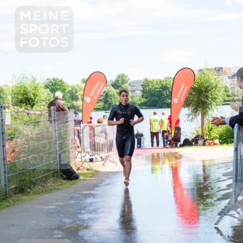 16.06.2024 - 7 Türme Triathlon MichiJ http://msf.ph/oto/6265682 16.06.2024 11:18:21 Schwimmen 151, 240 meine-sportfotos.de
