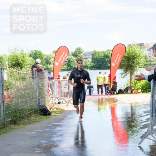 16.06.2024 - 7 Türme Triathlon MichiJ http://msf.ph/oto/6265683 16.06.2024 11:18:22 Schwimmen 151 meine-sportfotos.de