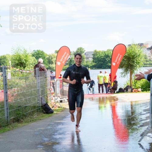16.06.2024 - 7 Türme Triathlon MichiJ http://msf.ph/oto/6265685 16.06.2024 11:18:22 Schwimmen 151 meine-sportfotos.de