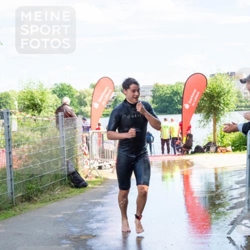 16.06.2024 - 7 Türme Triathlon MichiJ http://msf.ph/oto/6265686 16.06.2024 11:18:23 Schwimmen 151 meine-sportfotos.de