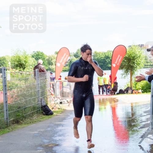 16.06.2024 - 7 Türme Triathlon MichiJ http://msf.ph/oto/6265687 16.06.2024 11:18:23 Schwimmen 151 meine-sportfotos.de