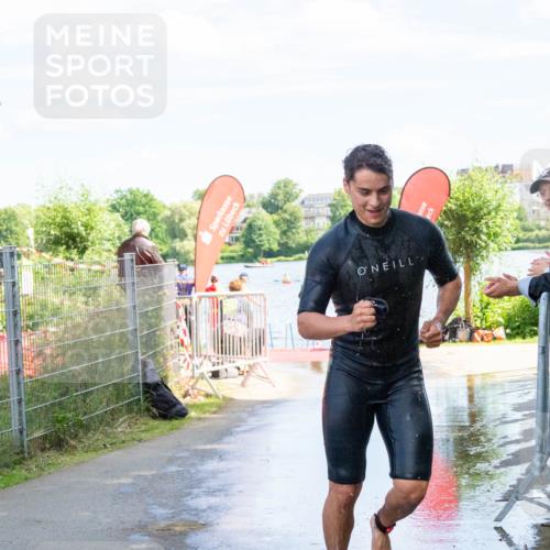 16.06.2024 - 7 Türme Triathlon MichiJ http://msf.ph/oto/6265688 16.06.2024 11:18:23 Schwimmen 151 meine-sportfotos.de