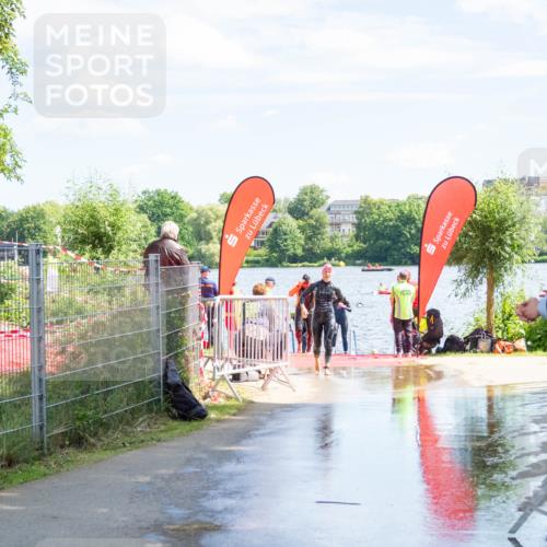 16.06.2024 - 7 Türme Triathlon MichiJ http://msf.ph/oto/6265732 16.06.2024 11:19:10 Schwimmen 11, 36, 156, 189, 216, 232, 262, 268, 615 meine-sportfotos.de