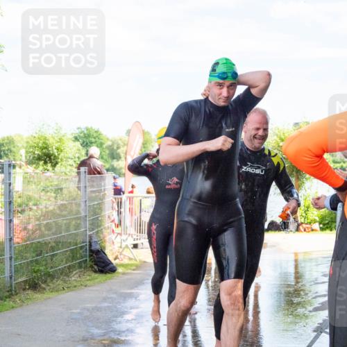 16.06.2024 - 7 Türme Triathlon MichiJ http://msf.ph/oto/6265759 16.06.2024 11:19:21 Schwimmen 36, 41, 156, 189, 204, 216, 221, 232, 262, 268, 615 meine-sportfotos.de
