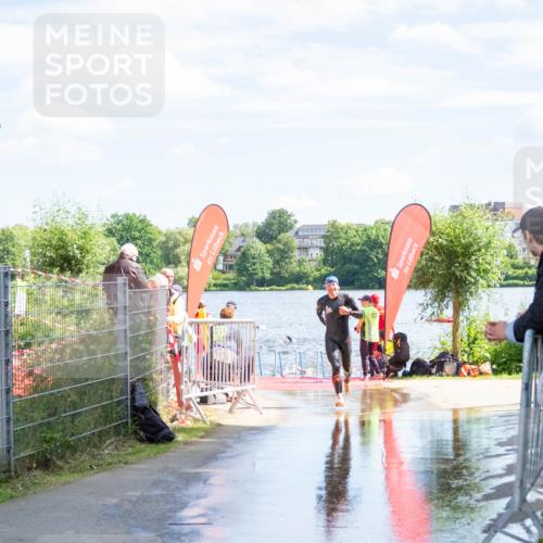 16.06.2024 - 7 Türme Triathlon MichiJ http://msf.ph/oto/6265811 16.06.2024 11:19:43 Schwimmen 25, 41, 154, 167, 189, 204, 221 meine-sportfotos.de