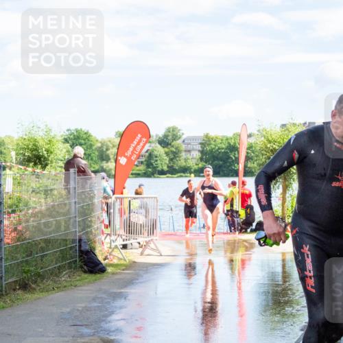 16.06.2024 - 7 Türme Triathlon MichiJ http://msf.ph/oto/6265860 16.06.2024 11:20:00 Schwimmen 25, 41, 46, 94, 154, 167, 204, 212, 221 meine-sportfotos.de