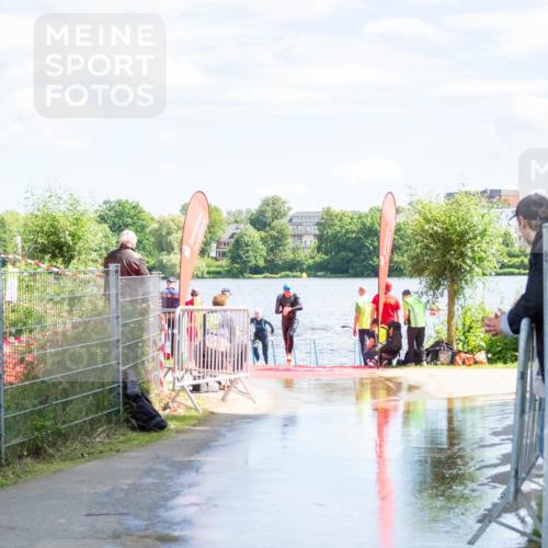 16.06.2024 - 7 Türme Triathlon MichiJ http://msf.ph/oto/6265878 16.06.2024 11:20:07 Schwimmen 25, 46, 94, 154, 167, 212, 284, 611 meine-sportfotos.de