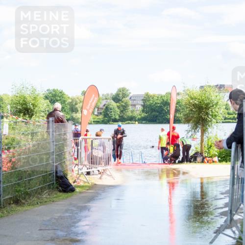 16.06.2024 - 7 Türme Triathlon MichiJ http://msf.ph/oto/6265880 16.06.2024 11:20:07 Schwimmen 25, 46, 94, 154, 167, 212, 284, 611 meine-sportfotos.de