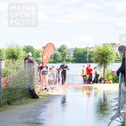 16.06.2024 - 7 Türme Triathlon MichiJ http://msf.ph/oto/6265883 16.06.2024 11:20:09 Schwimmen 25, 46, 94, 154, 167, 212, 284, 611 meine-sportfotos.de