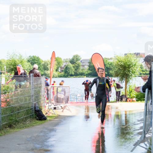 16.06.2024 - 7 Türme Triathlon MichiJ http://msf.ph/oto/6265896 16.06.2024 11:20:16 Schwimmen 25, 46, 94, 154, 167, 212, 284, 611 meine-sportfotos.de