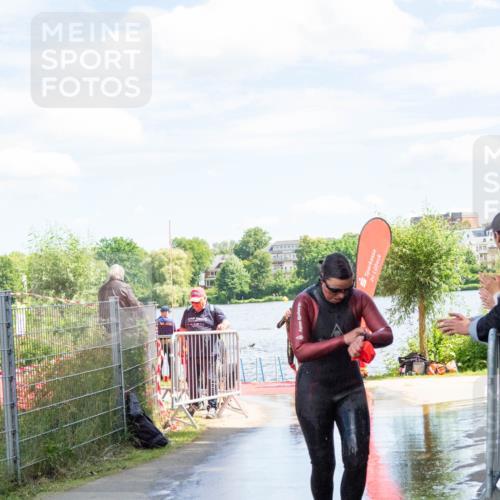 16.06.2024 - 7 Türme Triathlon MichiJ http://msf.ph/oto/6266016 16.06.2024 11:21:26 Schwimmen 18, 149, 187, 234, 239, 278 meine-sportfotos.de