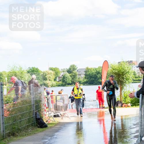 16.06.2024 - 7 Türme Triathlon MichiJ http://msf.ph/oto/6266030 16.06.2024 11:21:32 Schwimmen 18, 162, 187, 234, 239, 278 meine-sportfotos.de