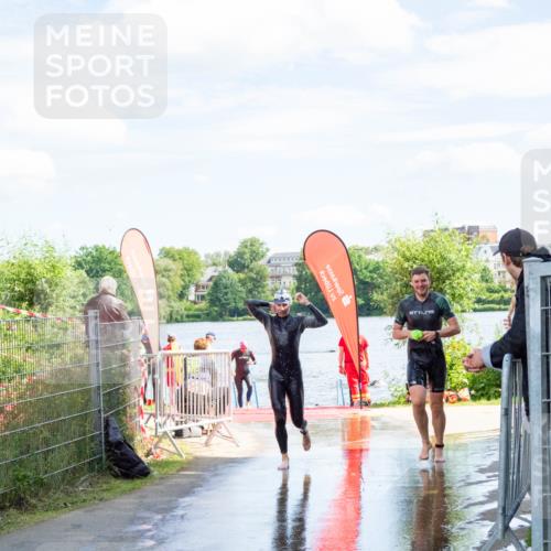 16.06.2024 - 7 Türme Triathlon MichiJ http://msf.ph/oto/6266045 16.06.2024 11:21:40 Schwimmen 18, 162, 187, 234, 239, 278 meine-sportfotos.de