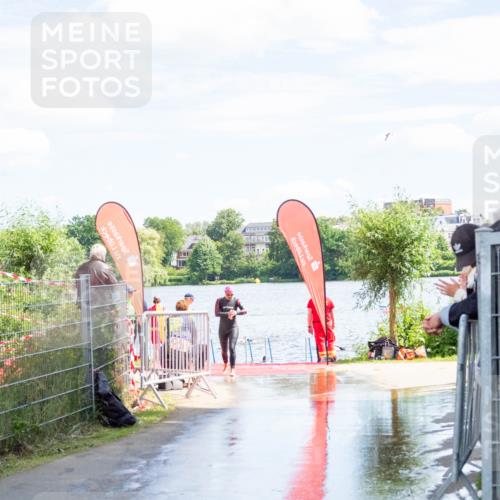 16.06.2024 - 7 Türme Triathlon MichiJ http://msf.ph/oto/6266054 16.06.2024 11:21:45 Schwimmen 18, 162, 187, 234, 239 meine-sportfotos.de