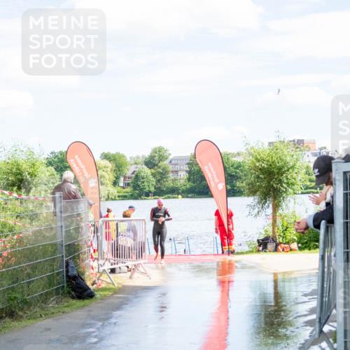 16.06.2024 - 7 Türme Triathlon MichiJ http://msf.ph/oto/6266055 16.06.2024 11:21:45 Schwimmen 18, 162, 187, 234, 239 meine-sportfotos.de