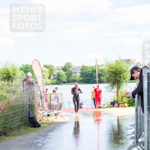 16.06.2024 - 7 Türme Triathlon MichiJ http://msf.ph/oto/6266058 16.06.2024 11:21:47 Schwimmen 18, 162, 234, 239 meine-sportfotos.de