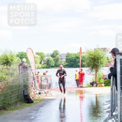 16.06.2024 - 7 Türme Triathlon MichiJ http://msf.ph/oto/6266060 16.06.2024 11:21:48 Schwimmen 18, 162, 234, 239 meine-sportfotos.de