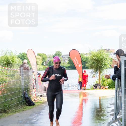 16.06.2024 - 7 Türme Triathlon MichiJ http://msf.ph/oto/6266067 16.06.2024 11:21:52 Schwimmen 18, 162, 234, 239 meine-sportfotos.de