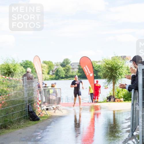 16.06.2024 - 7 Türme Triathlon MichiJ http://msf.ph/oto/6266070 16.06.2024 11:21:53 Schwimmen 18, 162, 234, 239 meine-sportfotos.de