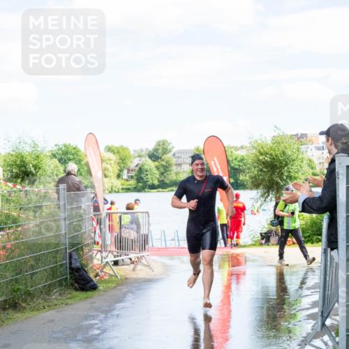 16.06.2024 - 7 Türme Triathlon MichiJ http://msf.ph/oto/6266074 16.06.2024 11:21:56 Schwimmen 18, 162, 234, 239 meine-sportfotos.de