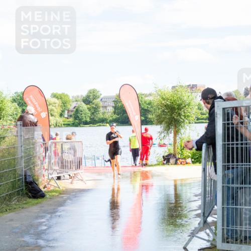 16.06.2024 - 7 Türme Triathlon MichiJ http://msf.ph/oto/6266078 16.06.2024 11:22:08 Schwimmen 18, 162 meine-sportfotos.de
