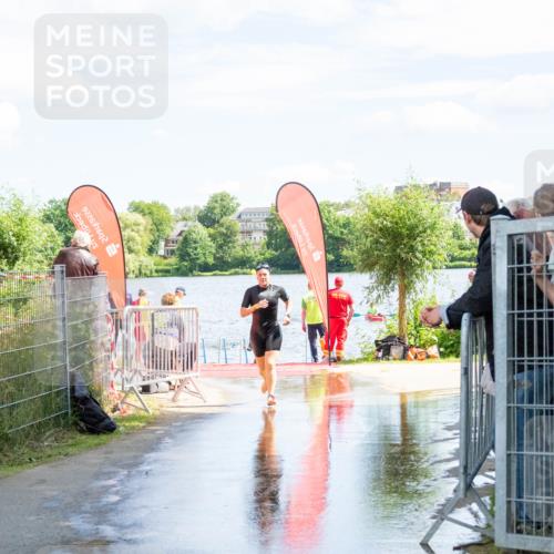 16.06.2024 - 7 Türme Triathlon MichiJ http://msf.ph/oto/6266080 16.06.2024 11:22:08 Schwimmen 18, 162 meine-sportfotos.de