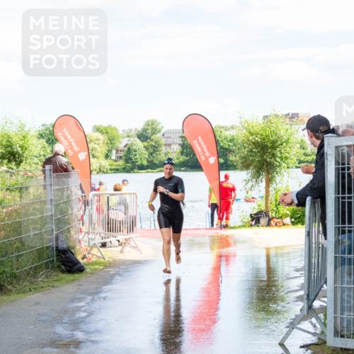 16.06.2024 - 7 Türme Triathlon MichiJ http://msf.ph/oto/6266083 16.06.2024 11:22:09 Schwimmen 162 meine-sportfotos.de