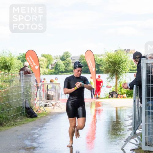 16.06.2024 - 7 Türme Triathlon MichiJ http://msf.ph/oto/6266086 16.06.2024 11:22:11 Schwimmen 162 meine-sportfotos.de