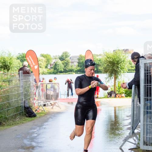 16.06.2024 - 7 Türme Triathlon MichiJ http://msf.ph/oto/6266088 16.06.2024 11:22:11 Schwimmen 162 meine-sportfotos.de