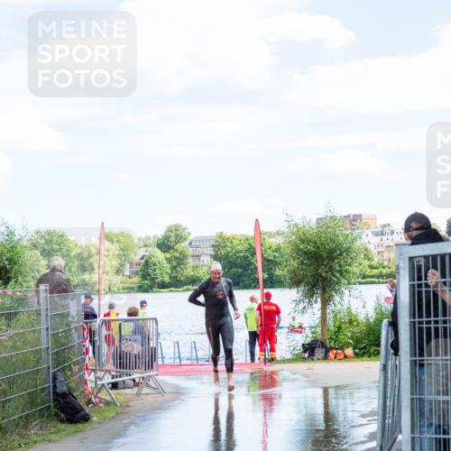 16.06.2024 - 7 Türme Triathlon MichiJ http://msf.ph/oto/6266089 16.06.2024 11:22:16 Schwimmen 170 meine-sportfotos.de