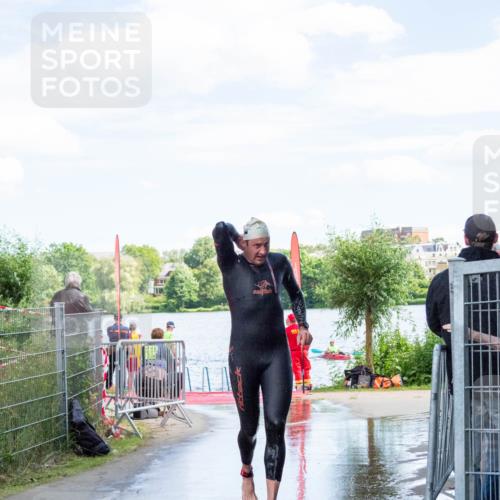 16.06.2024 - 7 Türme Triathlon MichiJ http://msf.ph/oto/6266099 16.06.2024 11:22:18 Schwimmen 170 meine-sportfotos.de